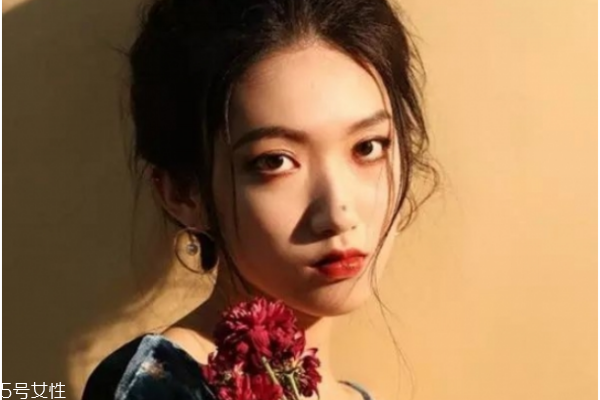 怎樣畫睫毛才會(huì)更卷翹 這樣畫睫毛好看 怎樣畫睫毛才會(huì)更卷翹 這樣畫睫毛好看