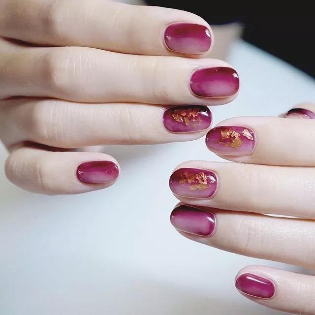 8種紅色暈染美甲款式 本季大熱臟臟紅美甲 8種紅色暈染美甲款式 本季大熱臟臟紅美甲