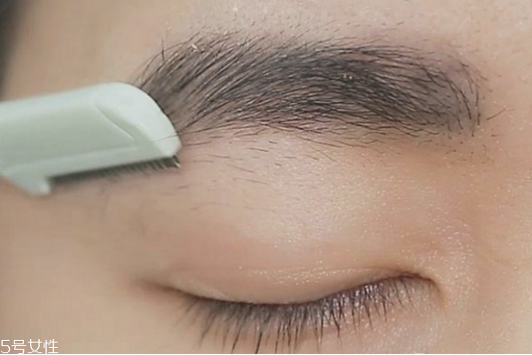 男生適合畫(huà)什么眉毛 男生修眉毛的步驟圖片 男生適合畫(huà)什么眉毛 男生修眉毛的步驟圖片