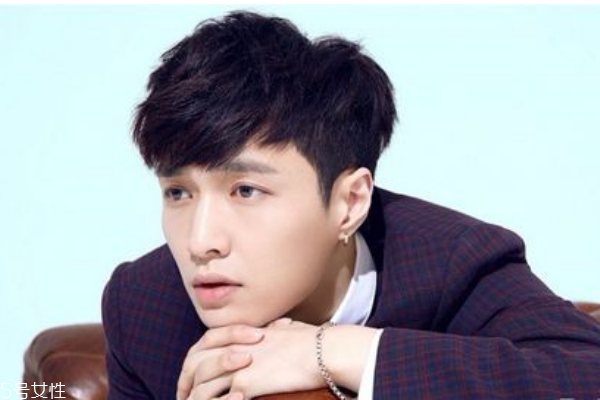 男生適合畫(huà)什么眉毛 男生修眉毛的步驟圖片 男生適合畫(huà)什么眉毛 男生修眉毛的步驟圖片