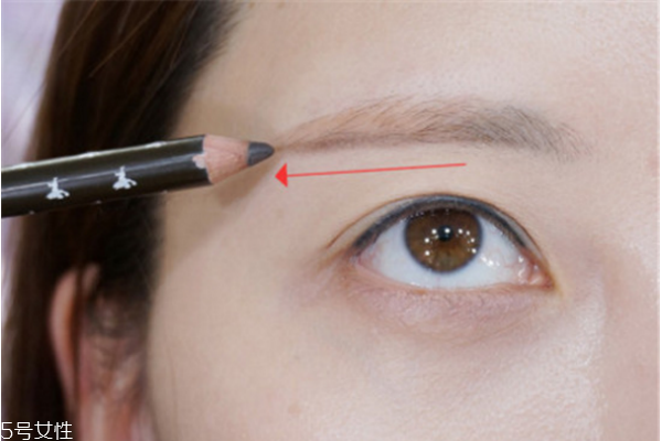 平眉毛怎么畫 畫眉毛技巧步驟圖片 平眉毛怎么畫 畫眉毛技巧步驟圖片