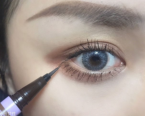 最新韓式妝容畫(huà)法圖解 秋冬暖棕約會(huì)妝容 最新韓式妝容畫(huà)法圖解 秋冬暖棕約會(huì)妝容