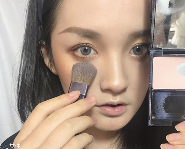 最新韓式妝容畫(huà)法圖解 秋冬暖棕約會(huì)妝容 最新韓式妝容畫(huà)法圖解 秋冬暖棕約會(huì)妝容