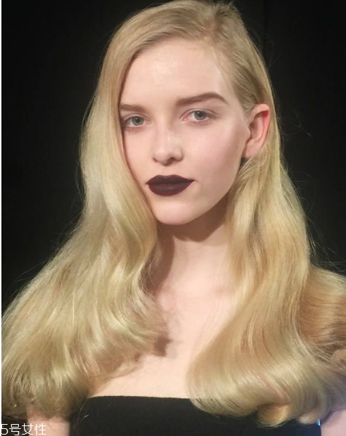 最新韓式妝容畫(huà)法圖解 秋冬暖棕約會(huì)妝容 最新韓式妝容畫(huà)法圖解 秋冬暖棕約會(huì)妝容