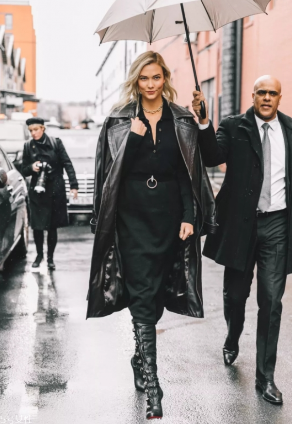 秋冬女生皮衣怎么穿好看 女生皮衣秋冬穿搭 秋冬女生皮衣怎么穿好看 女生皮衣秋冬穿搭