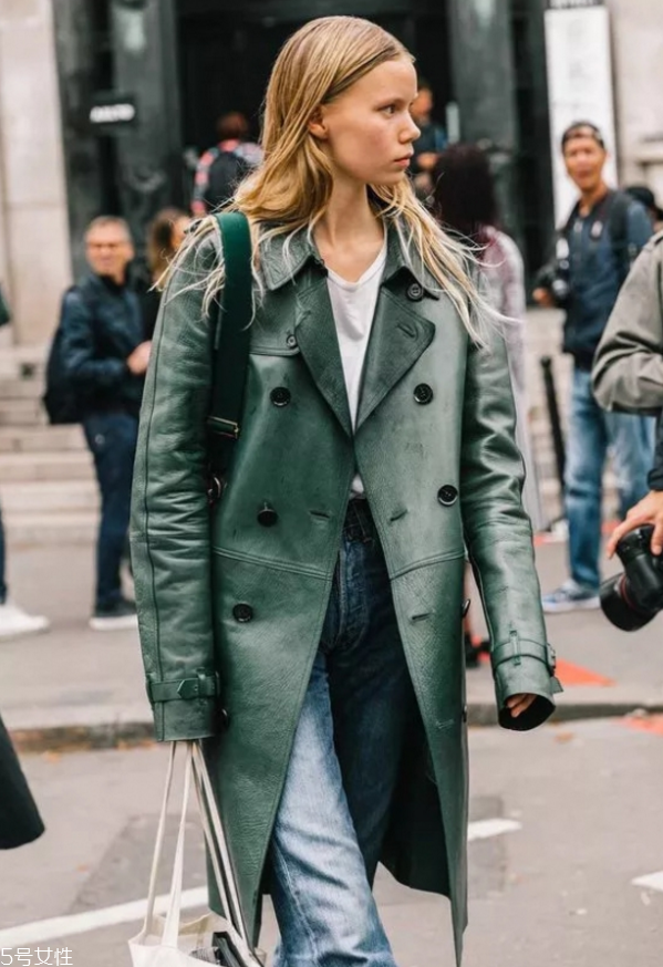 秋冬女生皮衣怎么穿好看 女生皮衣秋冬穿搭 秋冬女生皮衣怎么穿好看 女生皮衣秋冬穿搭