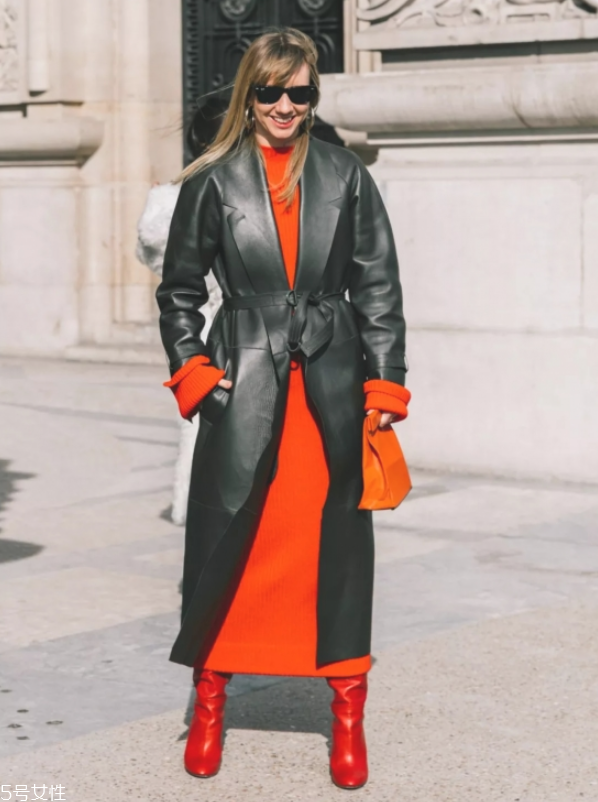 秋冬女生皮衣怎么穿好看 女生皮衣秋冬穿搭 秋冬女生皮衣怎么穿好看 女生皮衣秋冬穿搭