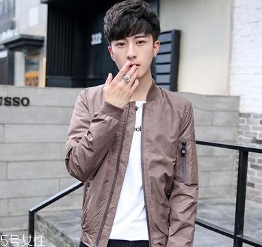 飛行外套怎么搭配 4個(gè)穿搭技巧大解析