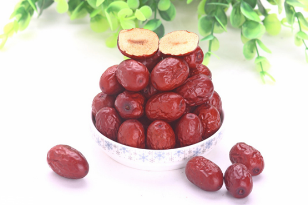 冬棗是熱性還是涼性 冬棗和紅棗的區(qū)別 冬棗是熱性還是涼性 冬棗和紅棗的區(qū)別