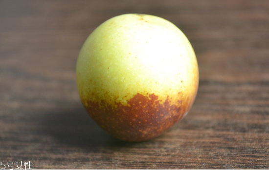 冬棗是熱性還是涼性 冬棗和紅棗的區(qū)別 冬棗是熱性還是涼性 冬棗和紅棗的區(qū)別