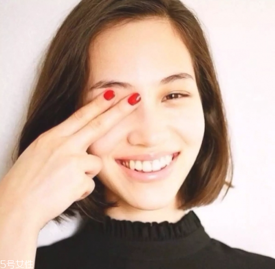 怎么畫眉毛顯臉小 pony示范圓臉眉毛畫法 怎么畫眉毛顯臉小 pony示范圓臉眉毛畫法
