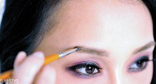 丹鳳眼怎么畫(huà)眼妝 丹鳳眼化妝教程 丹鳳眼怎么畫(huà)眼妝 丹鳳眼化妝教程