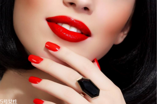 皮膚偏黃偏黑適合什么顏色口紅 皮膚偏黃偏黑口紅顏色 皮膚偏黃偏黑適合什么顏色口紅 皮膚偏黃偏黑口紅顏色