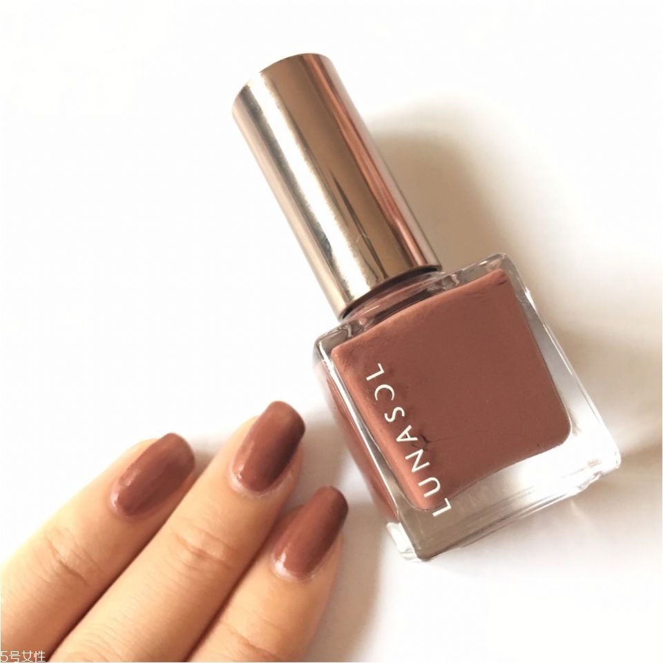 秋冬適合什么顏色的指甲油 秋冬色指彩選色指南 秋冬適合什么顏色的指甲油 秋冬色指彩選色指南