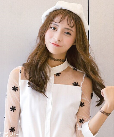 好看的韓國(guó)女生卷發(fā)發(fā)型 韓式長(zhǎng)卷發(fā)發(fā)型圖片 好看的韓國(guó)女生卷發(fā)發(fā)型 韓式長(zhǎng)卷發(fā)發(fā)型圖片