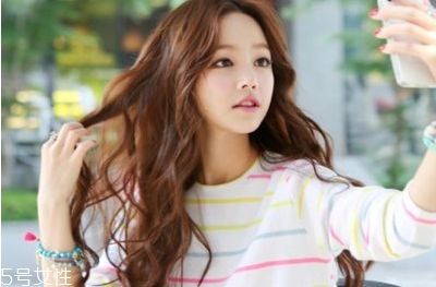 好看的韓國(guó)女生卷發(fā)發(fā)型 韓式長(zhǎng)卷發(fā)發(fā)型圖片 好看的韓國(guó)女生卷發(fā)發(fā)型 韓式長(zhǎng)卷發(fā)發(fā)型圖片