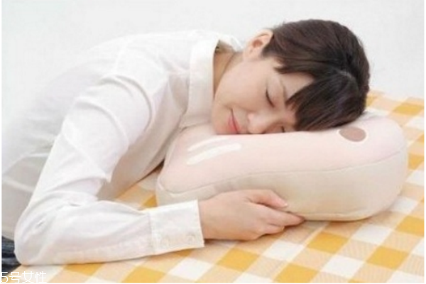 冬季午休如何睡精神才最好?午休小常識(shí) 冬季午休如何睡精神才最好?午休小常識(shí)