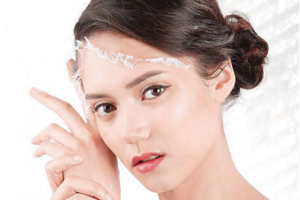 想變白富美，先學(xué)會這些美白技巧