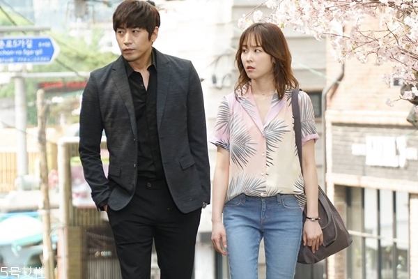 睡衣款襯衫怎么搭配 看看韓妞怎么穿 睡衣款襯衫怎么搭配 看看韓妞怎么穿