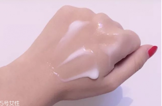 秋冬身體很干怎么辦 秋冬超滋潤身體乳推薦 秋冬身體很干怎么辦 秋冬超滋潤身體乳推薦