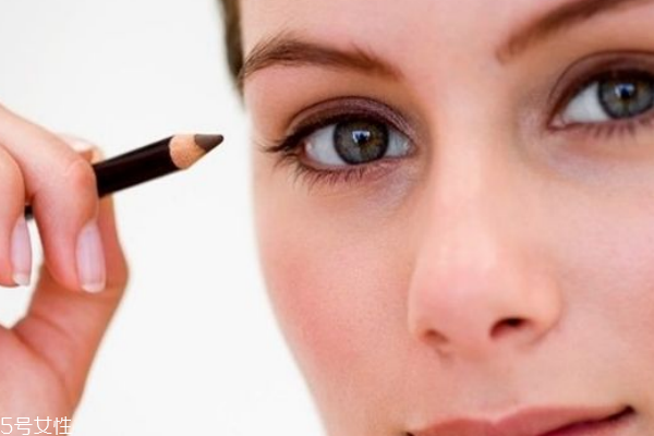 各種眼線畫法大集合，總有一種適合你