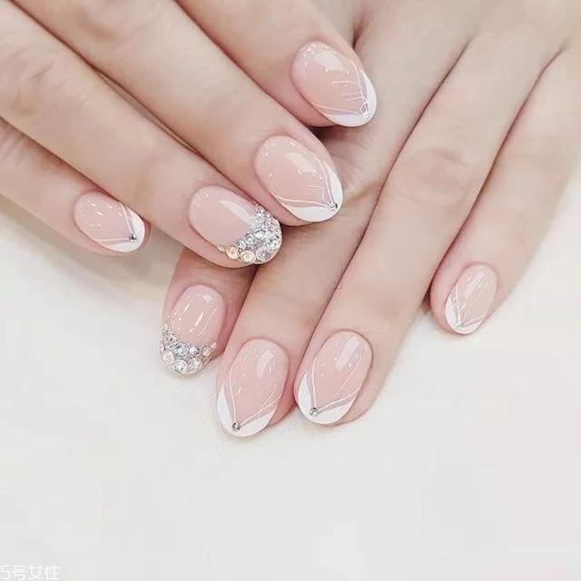 優(yōu)雅新娘美甲圖片 這幾款優(yōu)雅從容氣質(zhì)出塵 優(yōu)雅新娘美甲圖片 這幾款優(yōu)雅從容氣質(zhì)出塵