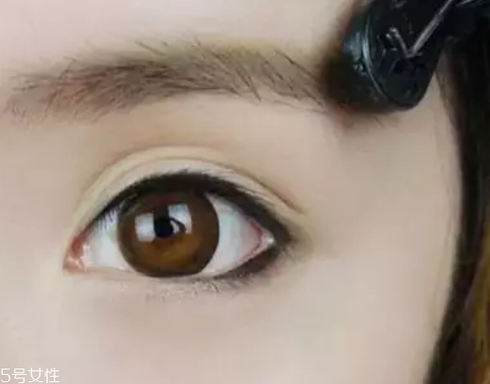 4款圓眼睛適合的睫毛夾推薦 讓圓眼更加明亮 4款圓眼睛適合的睫毛夾推薦 讓圓眼更加明亮