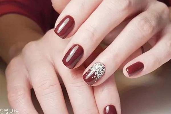 優(yōu)雅新娘美甲圖片 這幾款優(yōu)雅從容氣質(zhì)出塵 優(yōu)雅新娘美甲圖片 這幾款優(yōu)雅從容氣質(zhì)出塵