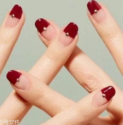 優(yōu)雅新娘美甲圖片 這幾款優(yōu)雅從容氣質(zhì)出塵 優(yōu)雅新娘美甲圖片 這幾款優(yōu)雅從容氣質(zhì)出塵