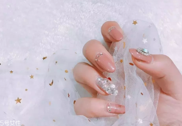 優(yōu)雅新娘美甲圖片 這幾款優(yōu)雅從容氣質(zhì)出塵 優(yōu)雅新娘美甲圖片 這幾款優(yōu)雅從容氣質(zhì)出塵