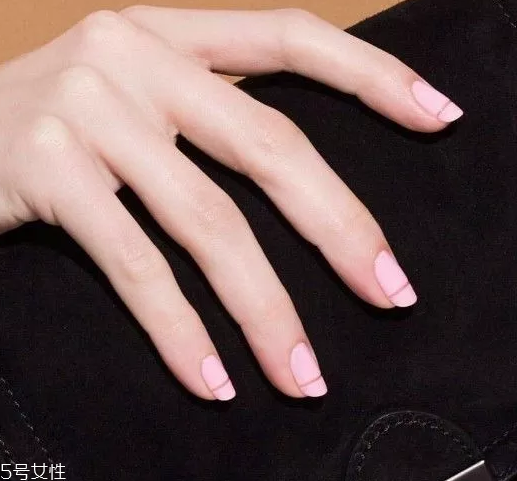 優(yōu)雅新娘美甲圖片 這幾款優(yōu)雅從容氣質(zhì)出塵 優(yōu)雅新娘美甲圖片 這幾款優(yōu)雅從容氣質(zhì)出塵