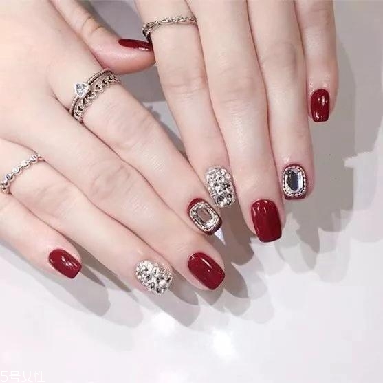 優(yōu)雅新娘美甲圖片 這幾款優(yōu)雅從容氣質(zhì)出塵 優(yōu)雅新娘美甲圖片 這幾款優(yōu)雅從容氣質(zhì)出塵