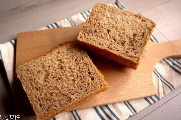 全麥面包減肥嗎 全麥面包怎么吃才能有助于減肥 全麥面包減肥嗎 全麥面包怎么吃才能有助于減肥