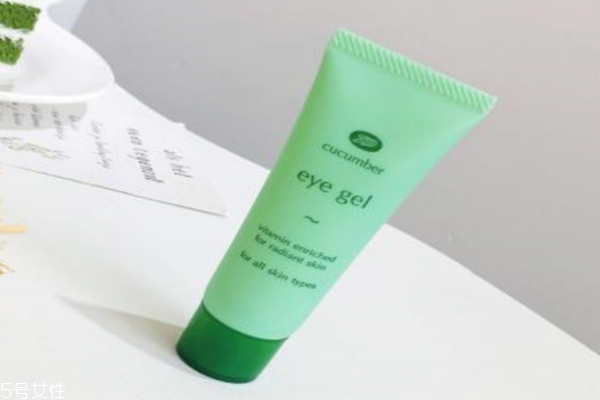 學生黨平價眼霜 不要因為年輕所以不在意 學生黨平價眼霜 不要因為年輕所以不在意