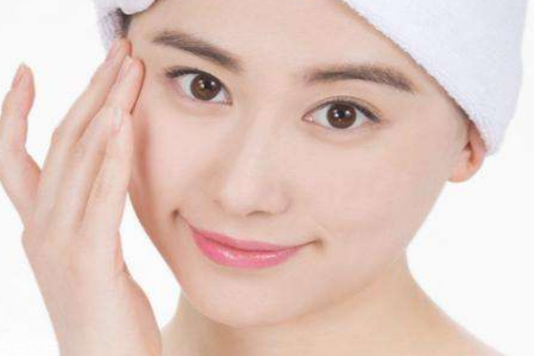 學生黨平價眼霜 不要因為年輕所以不在意 學生黨平價眼霜 不要因為年輕所以不在意