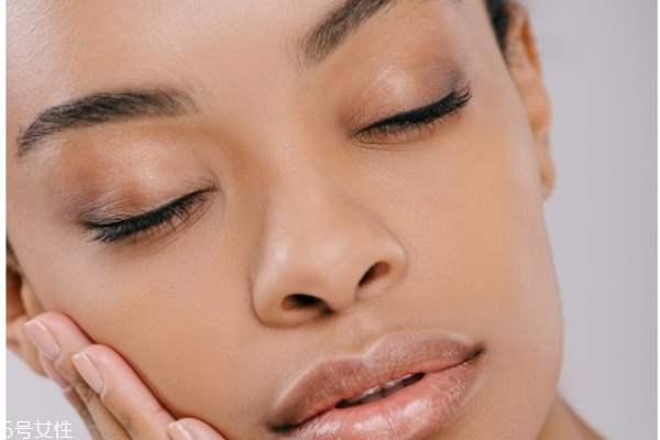 乳液和精華先后順序 原來(lái)這些年都用錯(cuò)了