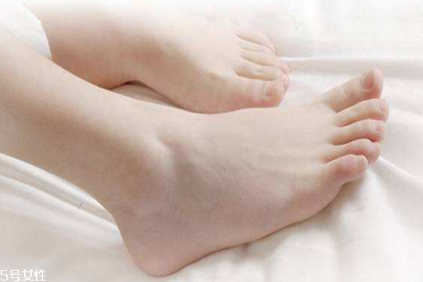 腳上死皮怎么去除 小仙女的腳腳也要光滑呀 腳上死皮怎么去除 小仙女的腳腳也要光滑呀