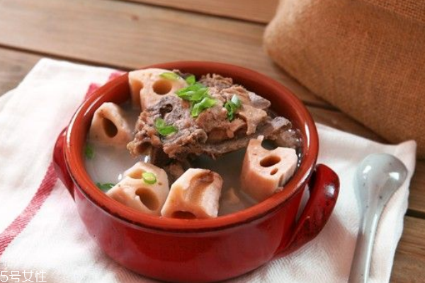 蓮藕排骨湯作用與營養(yǎng)價(jià)值功效 蓮藕排骨湯作用與營養(yǎng)價(jià)值功效