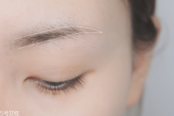長(zhǎng)臉適合什么眉型 氣質(zhì)細(xì)長(zhǎng)眉毛畫法