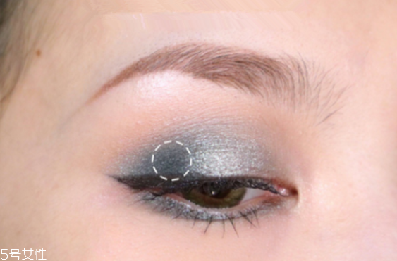 湖藍色眼影怎么畫好看 讓雙眸更深遂 湖藍色眼影怎么畫好看 讓雙眸更深遂