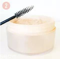 假睫毛可以涂睫毛膏嗎 假睫毛膠水的危害 假睫毛可以涂睫毛膏嗎 假睫毛膠水的危害