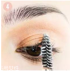 假睫毛可以涂睫毛膏嗎 假睫毛膠水的危害 假睫毛可以涂睫毛膏嗎 假睫毛膠水的危害