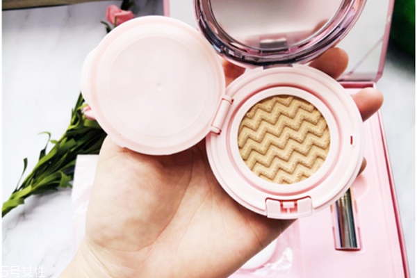 卡姿蘭蝸牛氣墊適合什么年齡 學(xué)生族最愛