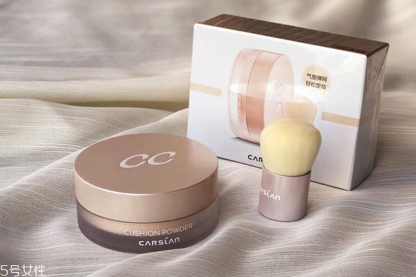 卡姿蘭定妝粉好用嗎 油肌定妝首選 卡姿蘭定妝粉好用嗎 油肌定妝首選