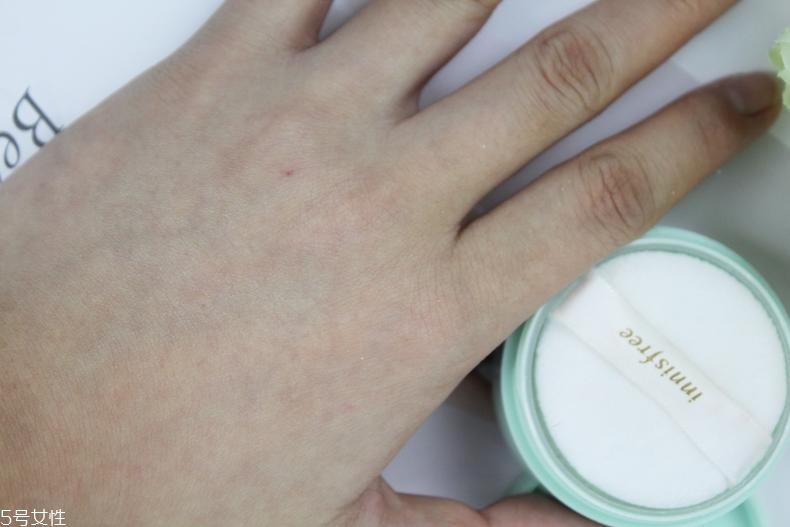 悅詩(shī)風(fēng)吟散粉適合干皮嗎 悅詩(shī)風(fēng)吟散粉防水嗎 悅詩(shī)風(fēng)吟散粉適合干皮嗎 悅詩(shī)風(fēng)吟散粉防水嗎