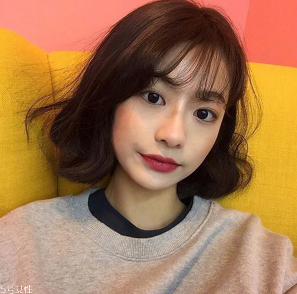 冬天頭發(fā)怎么扎好看 冬天短發(fā)好還是長(zhǎng)發(fā)好 冬天頭發(fā)怎么扎好看 冬天短發(fā)好還是長(zhǎng)發(fā)好