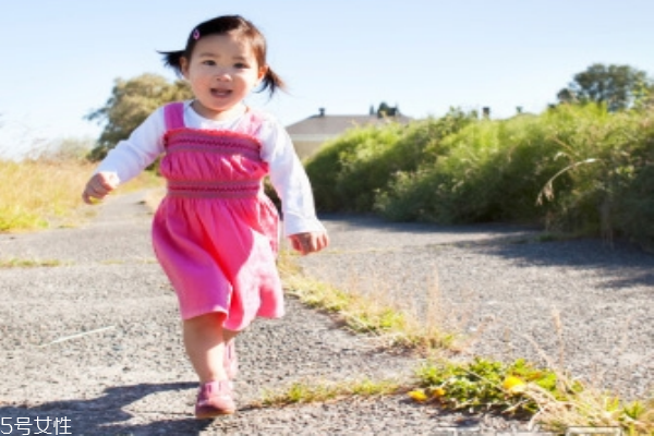 寶寶補(bǔ)鈣食譜 吃這些食物可以補(bǔ)鈣 寶寶補(bǔ)鈣食譜 吃這些食物可以補(bǔ)鈣