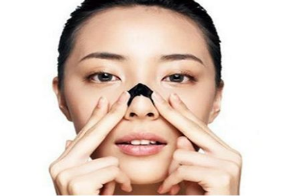 黑頭貼怎么用 對(duì)皮膚有傷害嗎 黑頭貼怎么用 對(duì)皮膚有傷害嗎