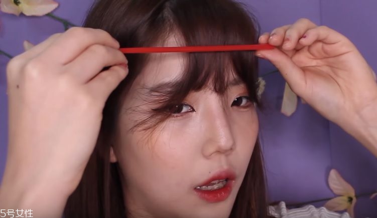 空氣劉海應(yīng)該怎么吹 1分鐘吹出正宗韓妞空氣劉海 空氣劉海應(yīng)該怎么吹 1分鐘吹出正宗韓妞空氣劉海