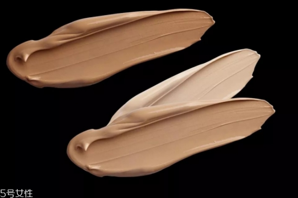 初學(xué)化妝的正確順序步驟 新手化妝誤區(qū)千萬要注意 初學(xué)化妝的正確順序步驟 新手化妝誤區(qū)千萬要注意